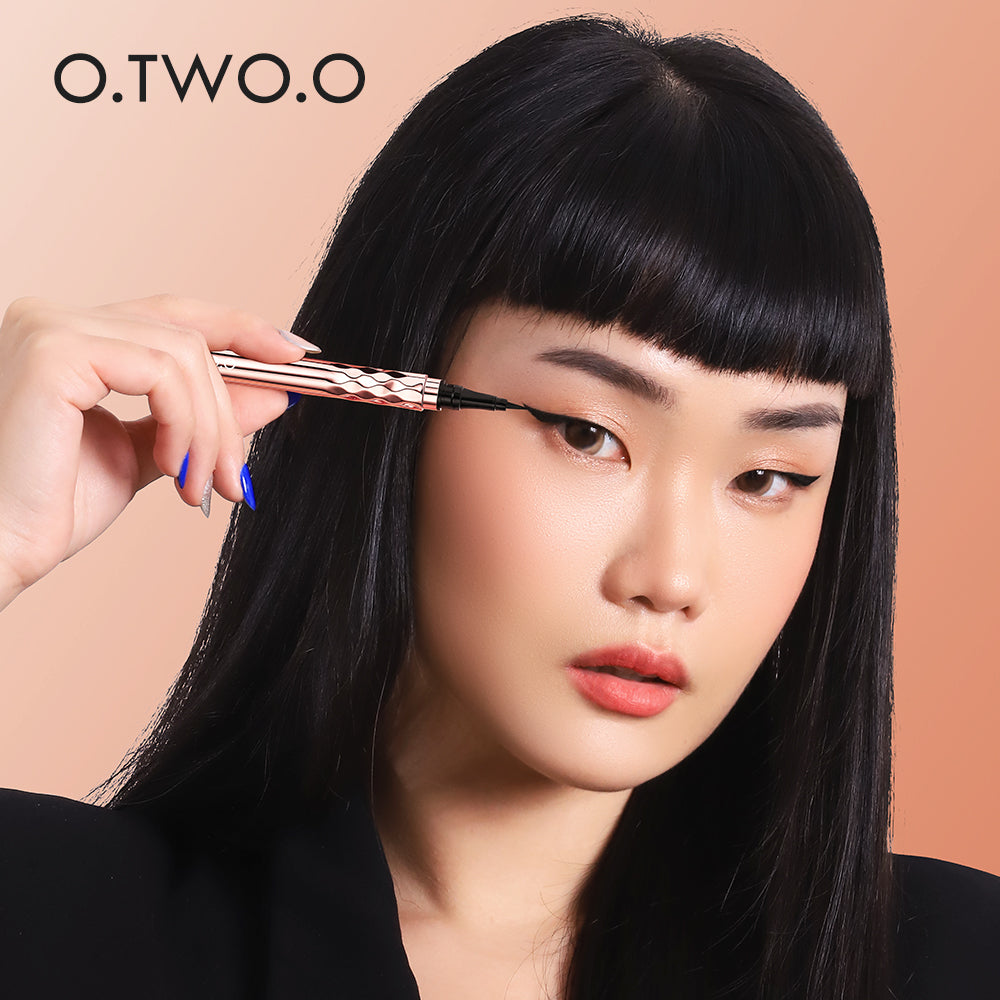 O.TWO.O Transfer Proof Graphic Eyeliner - 0.5g