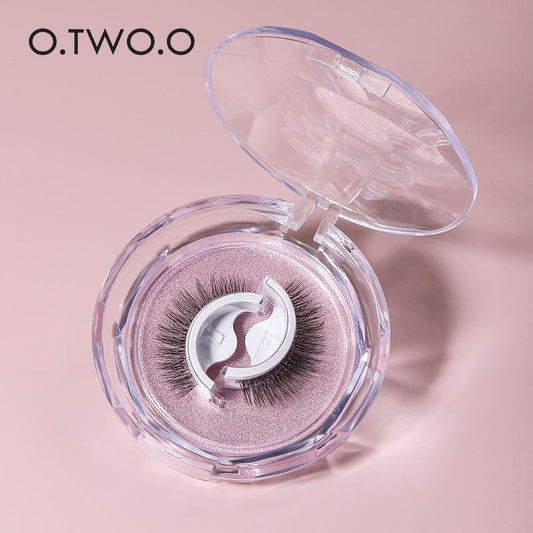 O.TWO.O Natural False Eyelashes